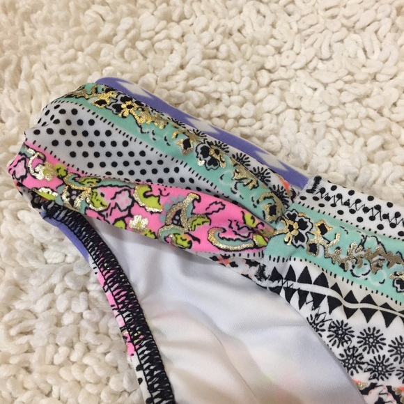 NEW! Victoria's Secret Underwire Bikini Set - Picture 3 of 8